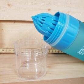 Vattenflaska med inbyggd juicepress, gör ditt eget smaksatta vatten