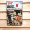 Tavla skylt "recept på Brisket" Vintage skyltar i plåt. Skylt för kök, utekök, grillhörna, BBQ, Bar, Mancave Dekorera din favoritplats med skyltar och metalltavlor i rustik vintage design som bjuder in till ett skratt eller två ;) Här är skylten och tavlan i plåt som ger dig ett gott förslag på hur du tillagar din Brisket, grillarens holy grail. Receptet blir dekorativt i både köket och uteköket. Du vet väl att BBQmonsters butik i Ödåkra har brisket i kylen varje dag! Tavlor i metall och plåtskyltar? BBQmonster har en häftig samling tavlor och skyltar i metall som kan vara den perfekta presenten eller tillbehöret till presenten som gör pricken över i:et, eller "the prick over the eye" som man säger i Amerikat... Metalltavlor för grill och BBQ är efterfrågade dekorer till utekök, mancaves och grillhörnor och med BBQmonsters uppsättning är chansen god att du hittar en skylt som passar just dig eller den person du skall köpa presenten till. Ett presenttips kan vara att om du köper låt säga ett paket spanska ginglas att då komplettera med en skylt som förstärker budskapet. Samma sak kan appliceras Ölglas, Kamados osv. Livsnjutare, Foodies och grillare är ofta glada för både god mat och god dryck. Därför kretsar många av dessa vintage skyltar och metalltavlor på tema Mat, såsom recepttavlor (för exempelvis Pulled pork, Revben / Ribs och Brisket). Eller Dryck (whisky, bourbon, beer, öl, IPA, Cider, Stout och inte minst modedrycken GIN). Tavlorna i metall finns i ett antal olika format, men där det vanligaste är måtten 20 x 30 (stående) cm eller 30 x 20 (liggande). Det finns även ett par större modeller (bland annat runda). Skyltarna har en vikt kant så inga vassa kanter existerar. Hörnen är försedda med hål (på det fyrkantiga tavlorna) där du enkelt med två eller fyra spik eller skruvar fäster upp tavlan på underlaget. Du kan även använda dubbelhäftande tejp om det passar bättre mot underlaget. ...kannibal-tjuren Göran Du hittar alla tavlor och skyltar under kategorin Tavlor metall (www.bbqmonster.se/produkt-kategori/tavlor/)