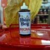 Blues Hog Original BBQ-sås, perfekt även som glaze - Squeeze flaska! Blues Hog original är en högt aktad, rankad och omtalad BBQ-sås som även fungerar utmärkt som glaze. Såsen komponerades av legenden Bill Arnold och används flitigt av tävlande pitmasters och kockar över hela världen, jo det är sant, heeelaaa jordklotet faktiskt. Provsmakningen sitter fortfarande i munnen när texten skrivs och faktum är att spottkörtlarna producerar saliv och smaklökarna ropar efter mer. Det är grymt fin balans i denna sås, inte för söt, inte stark men ändå med en liten kittling på tungan. Det som balanserar den sås är den perfekta lilla syrligheten väntar runt hörnet när sötman landat på tungspetsen. Lite lite kanel bygger på värmen och omfamningen, inget som stör, bara adderar kropp.  Såsen kommer i squeezeflaska vilket gör att du slipper korkar som kladdar och samtidigt underlättas hanteringen när du skall lägga på glaze på revben - lägg bara en sträng eller två och pensla ut. Denna sås passar bäst till gris (oavsett om vi pratar om ribs eller kotletter) och sötklibbiga, chilistarka kycklingvingar eller andra skinnklädda detaljer från kyckling. Vissa kör den även på nötkött men BBQmonster säger njaa. Blues Hog Original är även utmärkt som en kall BBQsås direkt på tallriken. Innehåller 709 gram.
