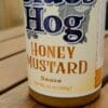Blues Hog Honey Mustard - senapsbaserad BBQ-sås, grunda eller som sås - Squeeze-flaska! Blues Hog Honey mustard är en hörnsten i den såshylla - en senapsbaserad sås. En välsmakande sås direkt på en hotdog, i din brisket sandwich eller att grunda revben och annat kött med innan det rubbas. Denna sås innehåller hela 49% senap och med detta även en mindre mängd socker än många andra BBQ-såser Såserna från Blues Hog komponerades av legenden Bill Arnold och används flitigt av tävlande pitmasters och kockar över hela världen, jo det är sant, heeelaaa jordklotet faktiskt. En senapsbaserad sås är en grundkomponent i en komplett bbq-såshylla. Inget annat är lika mångsidigt som en senapssås. (BBQmonster har gjort sillinläggningar på denna sås - grymt även så!). Såsen kommer i squeezeflaska vilket gör att du slipper korkar som kladdar och samtidigt underlättas hanteringen när du skall lägga trycka ut det sista ur flaskan. Denna sås passar till fisk, fågel och mittemellan. 