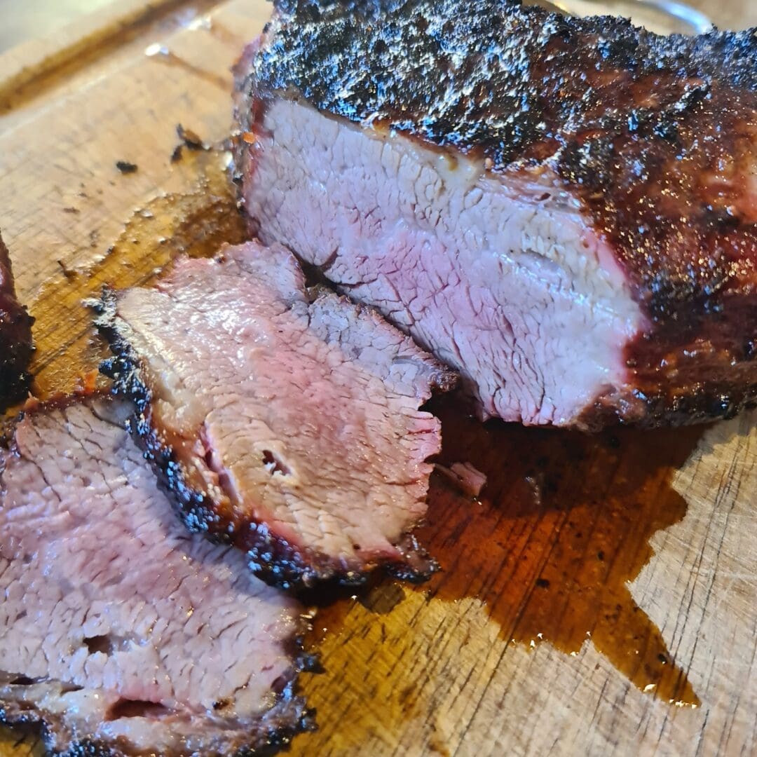 Tritip av grainfed black angus körs bäst i hel bit i ca 150 grader tills köttet når 62 grader bbqmonster