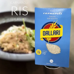 Ris för risotto - Riso Carnaroli - Italienskt ris som är idealiskt för Risotto - Carnaroli gryn ger det perfekta tuggmotståndet! Risotto - en religion för vissa livsnjutare. För en perfekt risotto ställs det stora krav riset. För många är risgrynet med namnet Carnaroli det givnavalet. Detta riskorn blir inte "degigt" utan har den perfekta balansen mellan att ta upp vätska och bibehålla ett tuggmotstånd - något som ger en fin kontrast mot det krämiga i en risotto. För att få ett så lyckat resultat som möjligt så är det rekommenderat att rosta carnaroli riskornen i en upphettad stekpanna några minuter (eventuellt tillsammans med någorlunda torra råvaror).  Innehållsförteckning: Italienskt Carnaroli ris. Kan innehålla spår av SOJA. Bäst före se burken Näringsinnehåll per 100gram Energi kcal 361Kcal Fett(g) 0,6 (varav mättat 0,1) Kolhydrater (g) 78 (varav sockerarter 0,3) Protein (g) 7,4 Salt: 0,003g Nettovikt: 1000 gram Vill du smaksätta din risotto med en god olivolja så spana in BBQmonsters Chiliolja och Tryffelolja av fin italiensk olivolja, naturligt smaksatt.